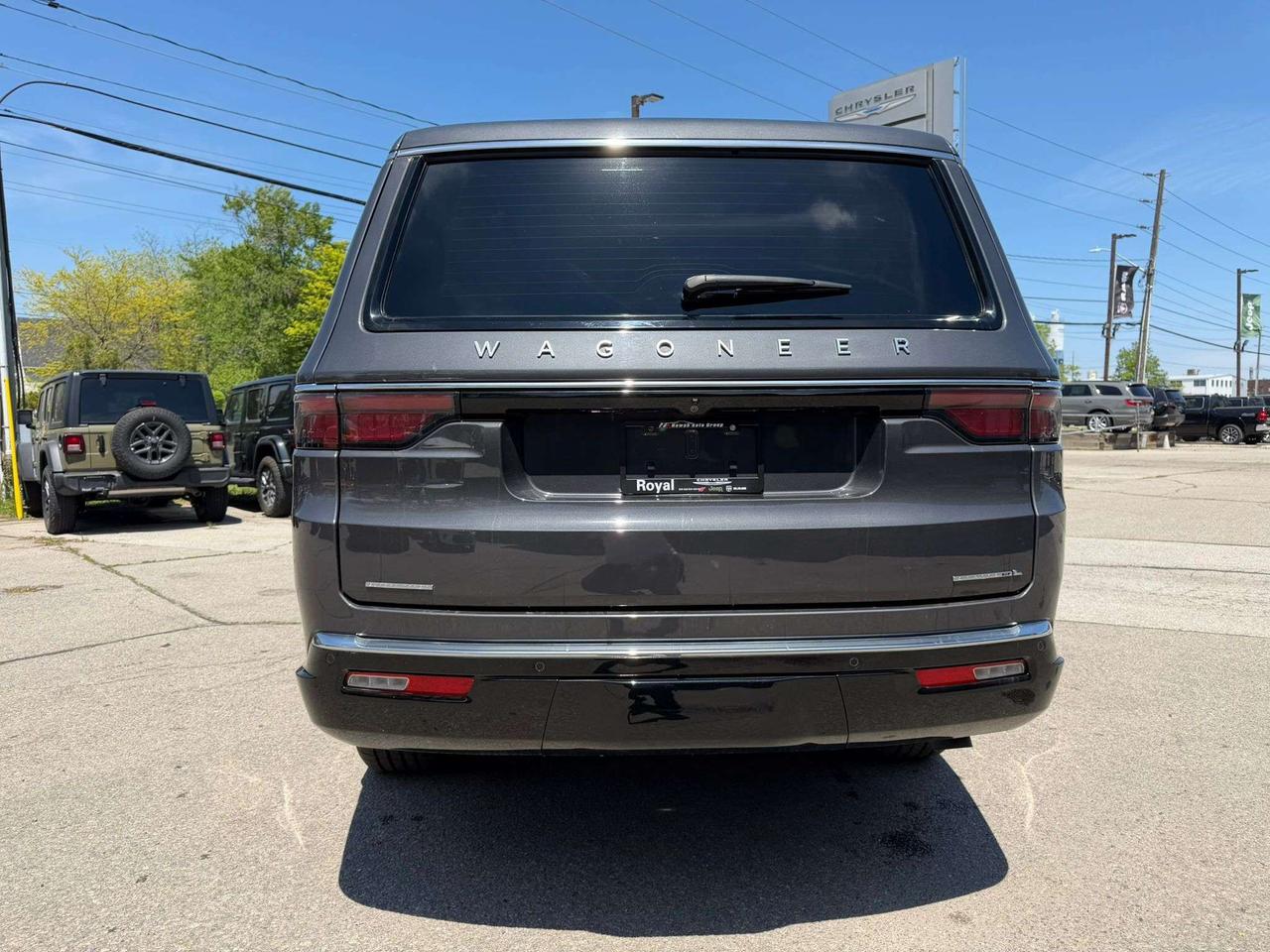 2023 Jeep Wagoneer Series II Photo