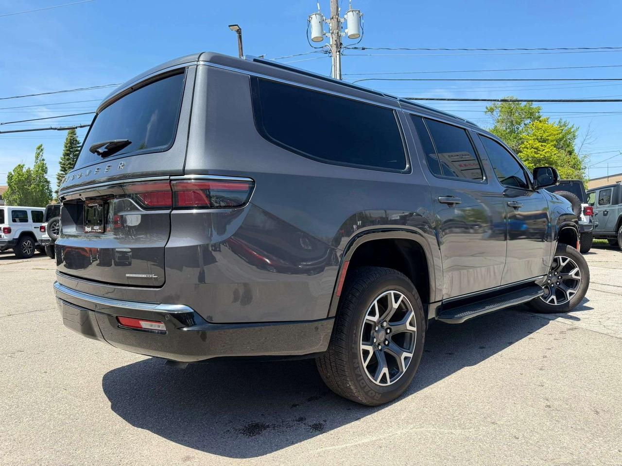2023 Jeep Wagoneer Series II Photo3