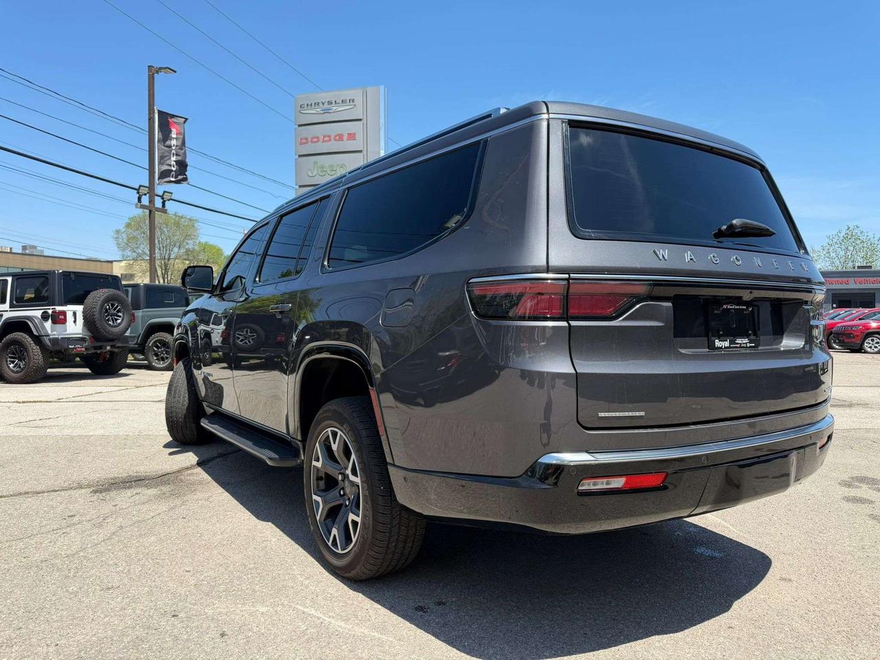 2023 Jeep Wagoneer Series II Photo