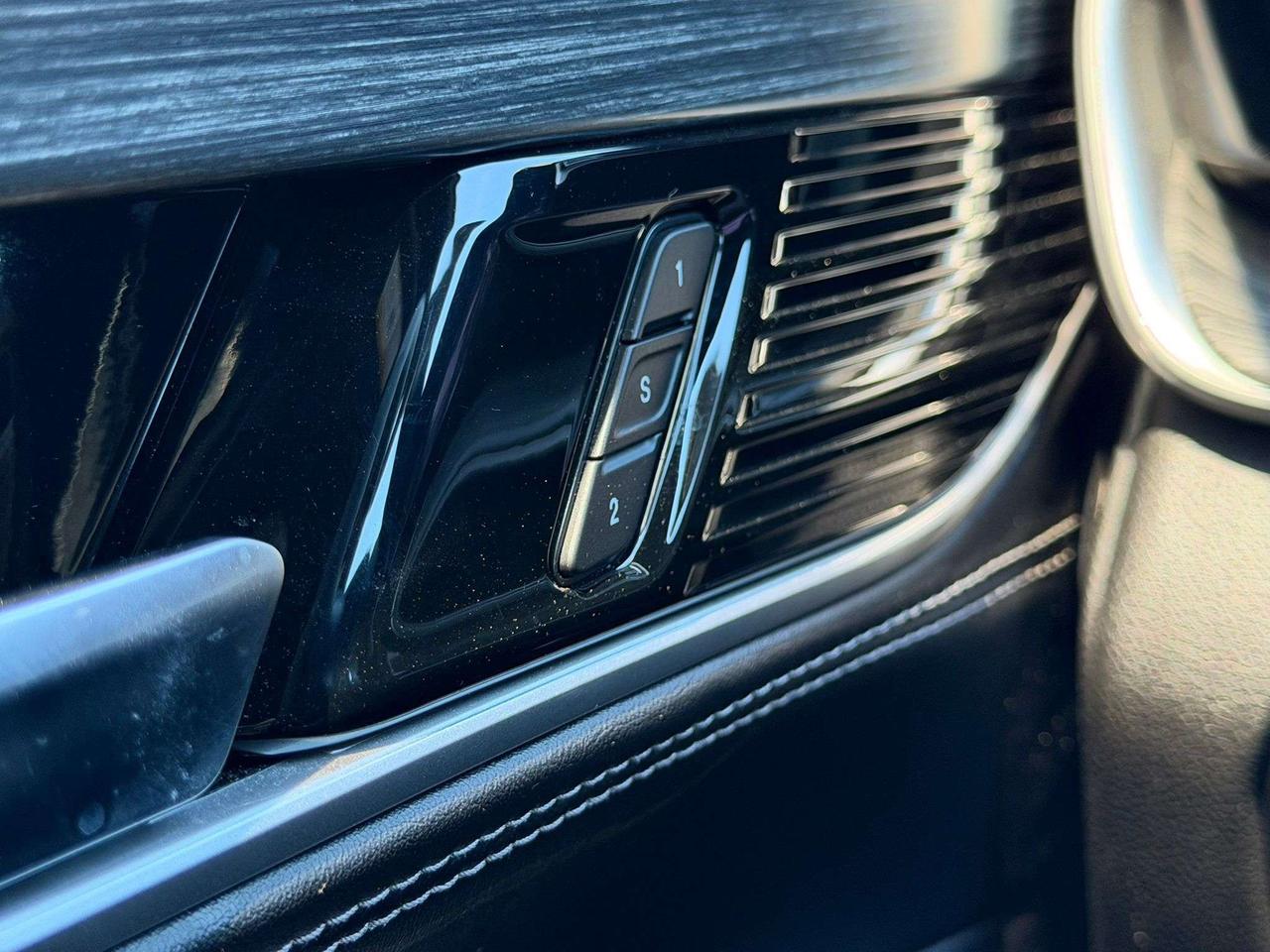 2023 Jeep Wagoneer Series II Photo