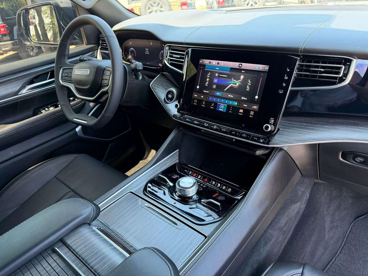 2023 Jeep Wagoneer Series II Photo