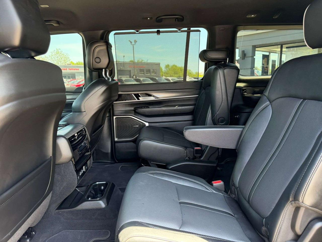 2023 Jeep Wagoneer Series II Photo