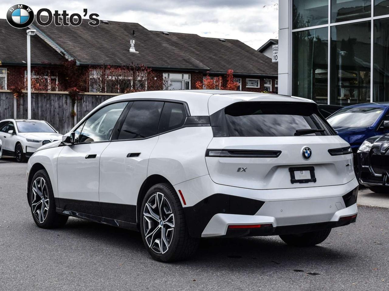 2023 BMW iX xDrive40 Premium Enhanced Sport Package Photo