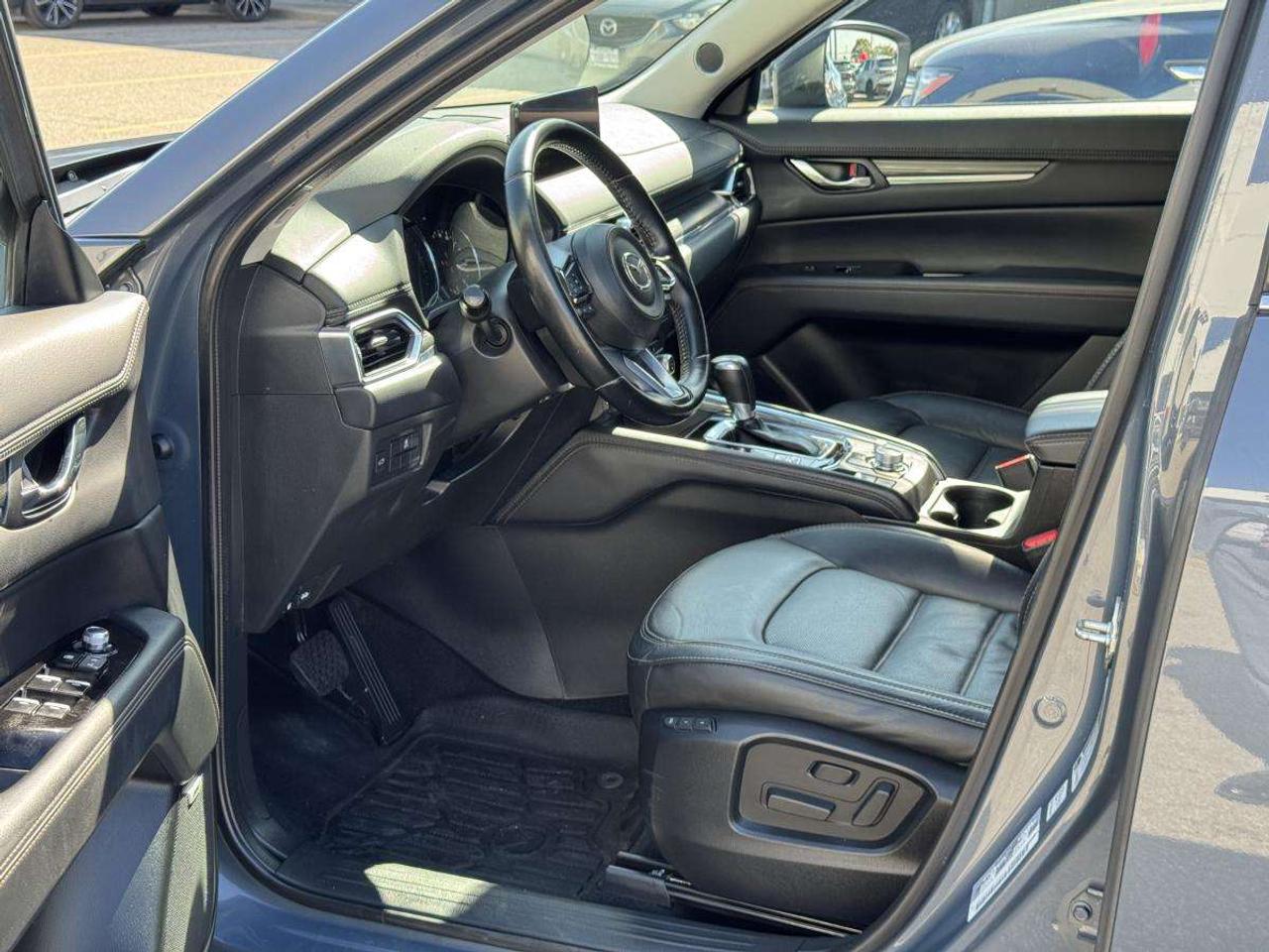 2023 Mazda CX-5 GT AWD/ 2.99% RATE/ NEW TIRES AND BRAKES/ MUST SEE Photo