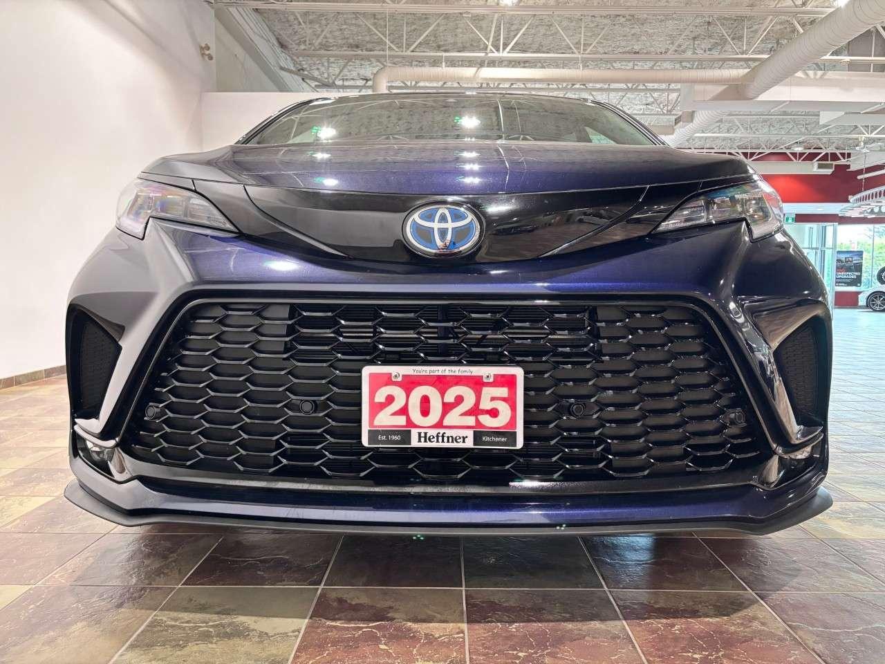 2025 Toyota Sienna XSE 7-Passenger AWD Photo
