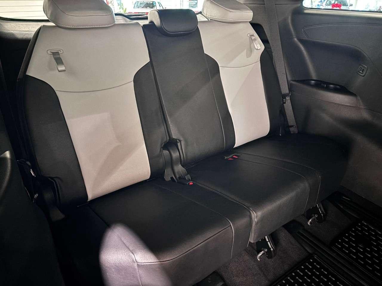 2025 Toyota Sienna XSE 7-Passenger AWD Photo