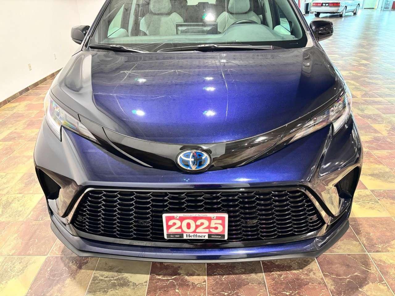 2025 Toyota Sienna XSE 7-Passenger AWD Photo