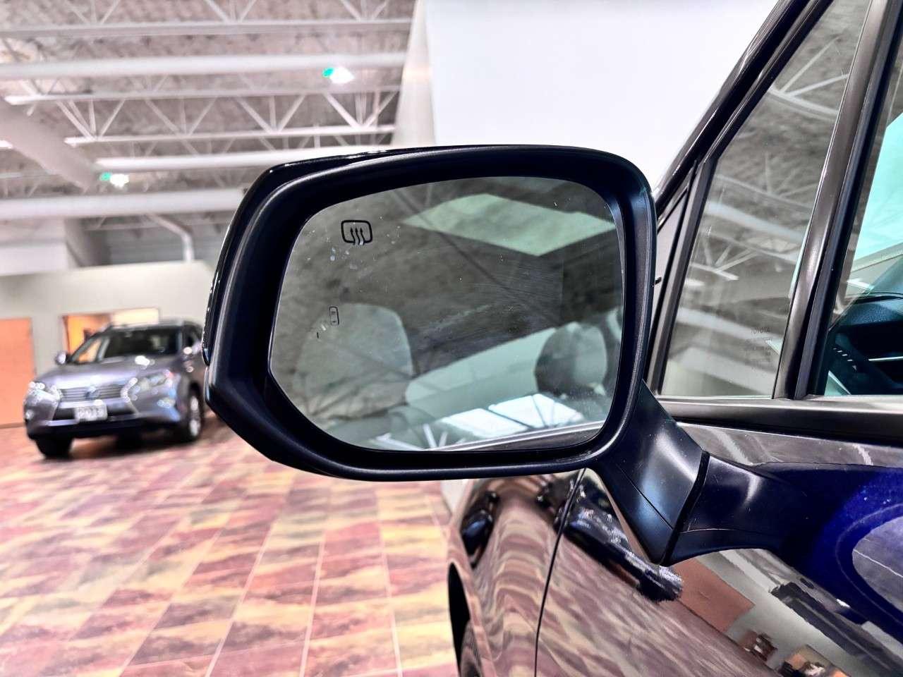 2025 Toyota Sienna XSE 7-Passenger AWD Photo
