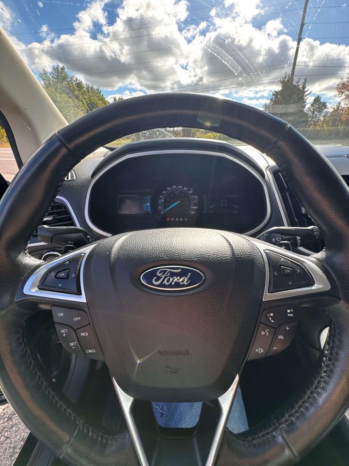 2016 Ford Edge SEL Photo