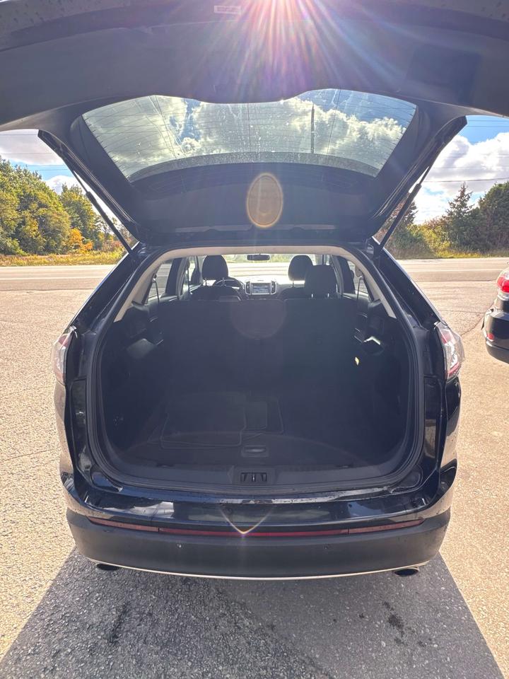 2016 Ford Edge SEL Photo