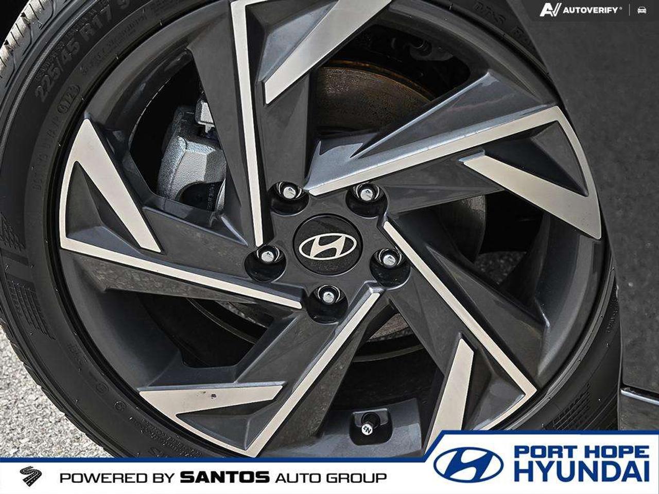 2026 Hyundai Elantra Luxury IVT Photo