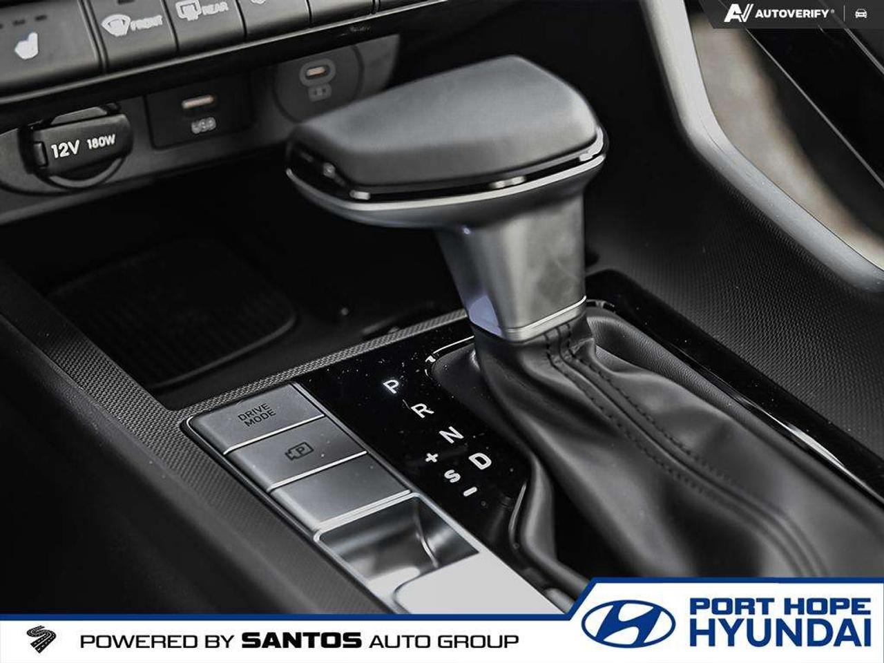 2026 Hyundai Elantra Luxury IVT Photo