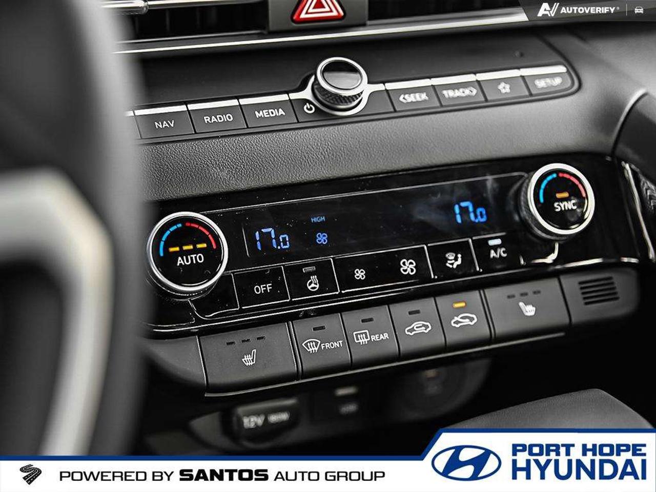 2026 Hyundai Elantra Luxury IVT Photo