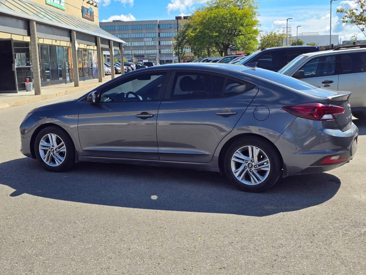 2020 Hyundai Elantra Preferred IVT Photo4