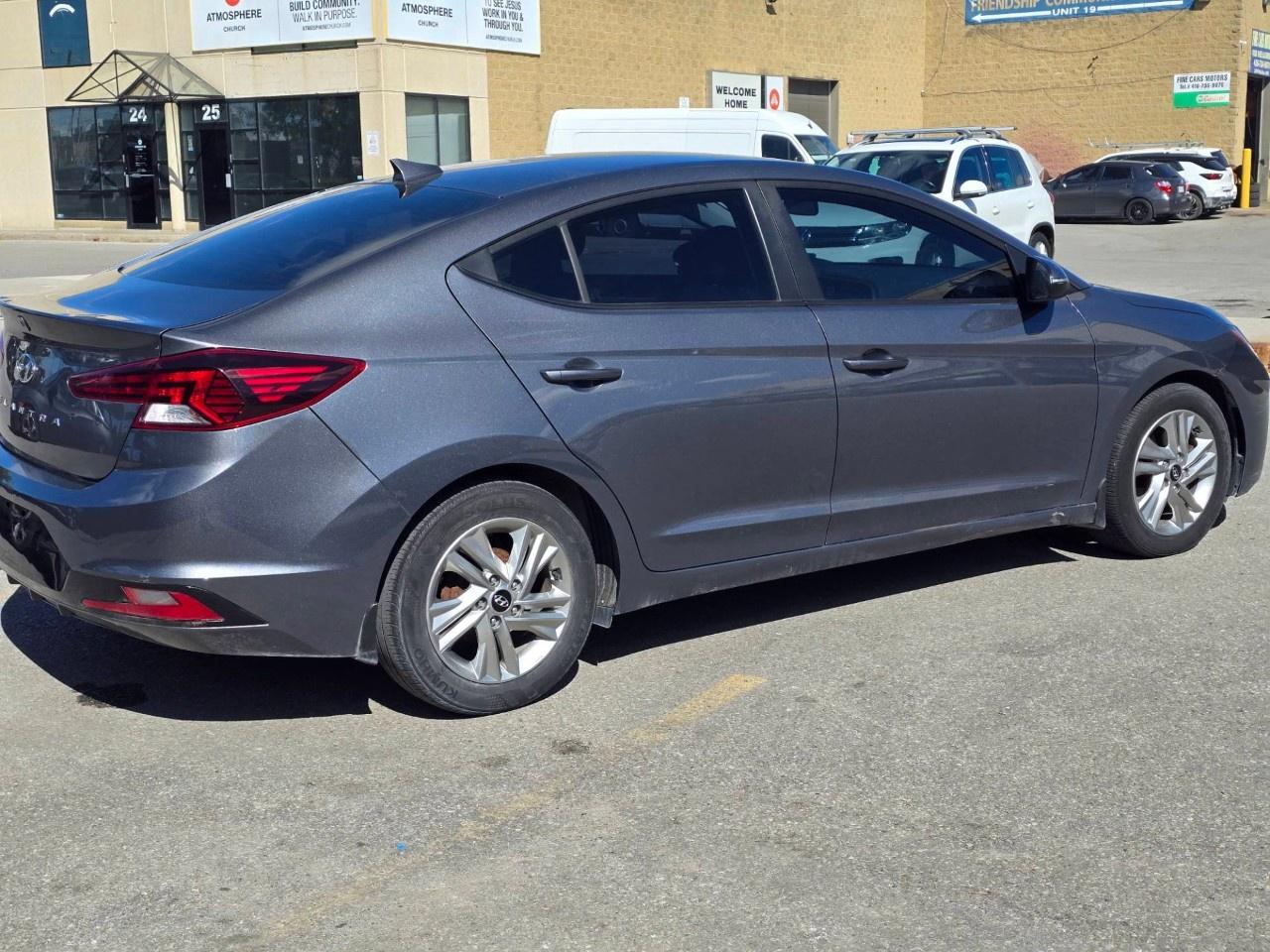 2020 Hyundai Elantra Preferred IVT Photo2
