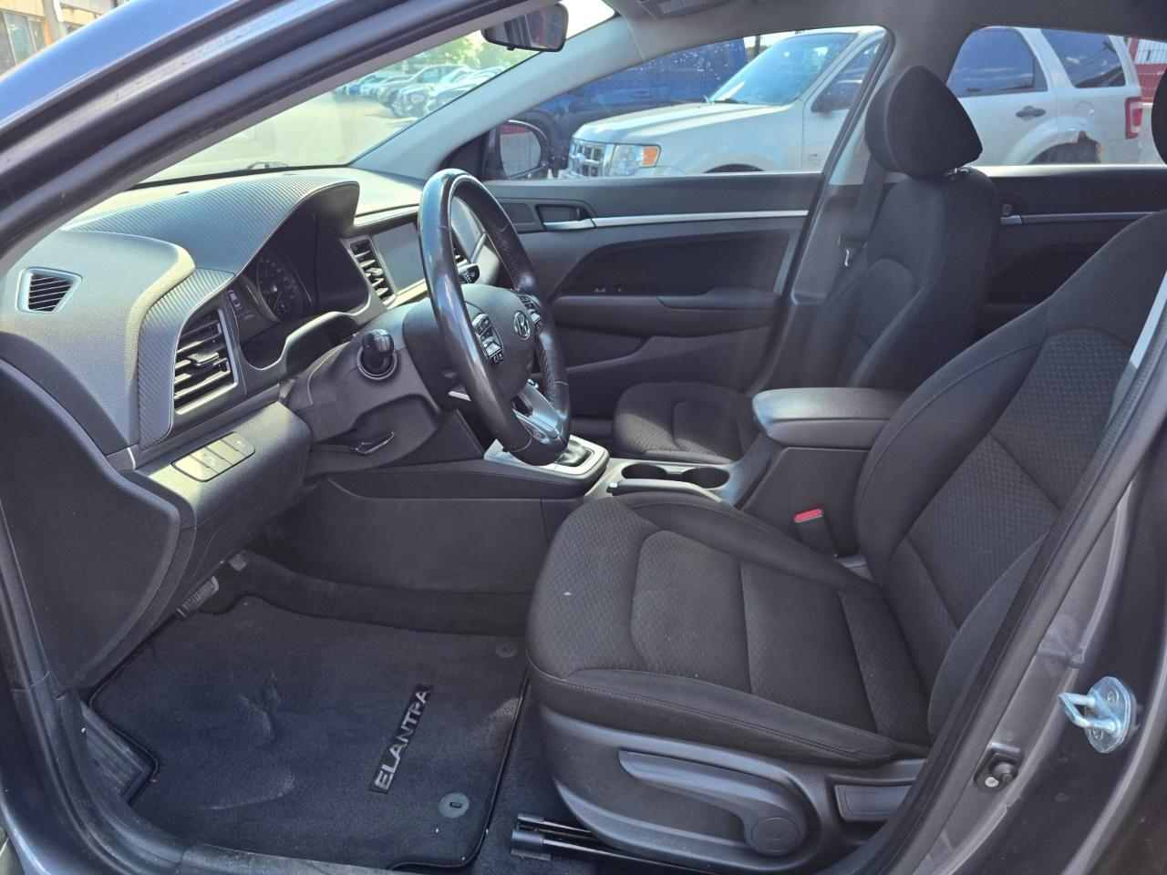 2020 Hyundai Elantra Preferred IVT Photo