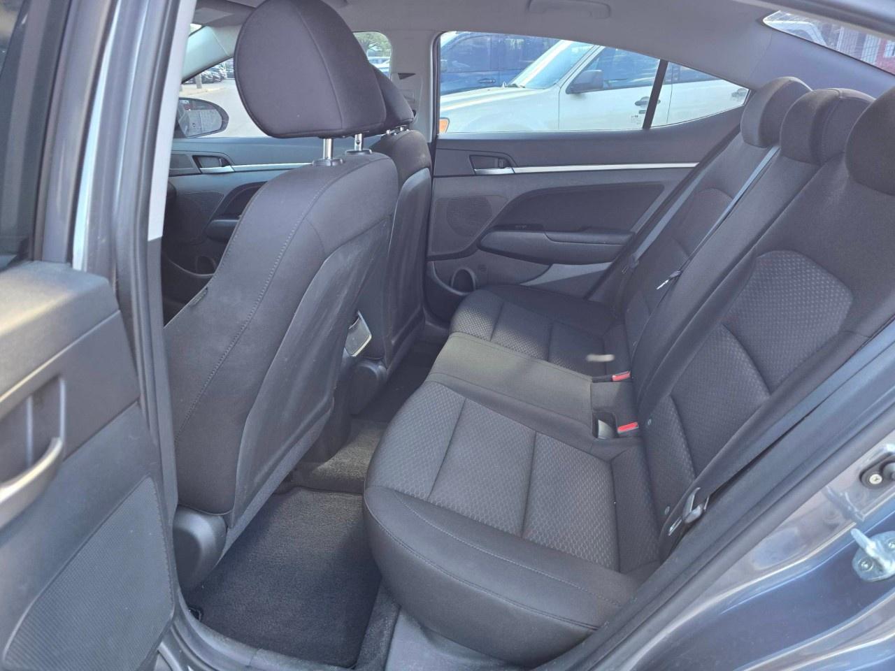 2020 Hyundai Elantra Preferred IVT Photo