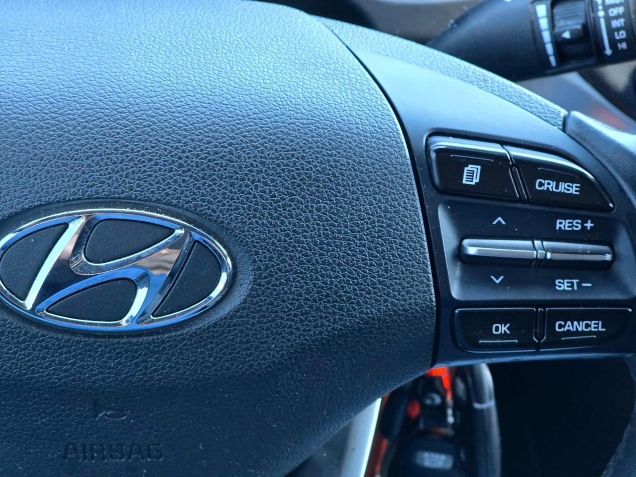 2020 Hyundai Elantra Preferred IVT Photo