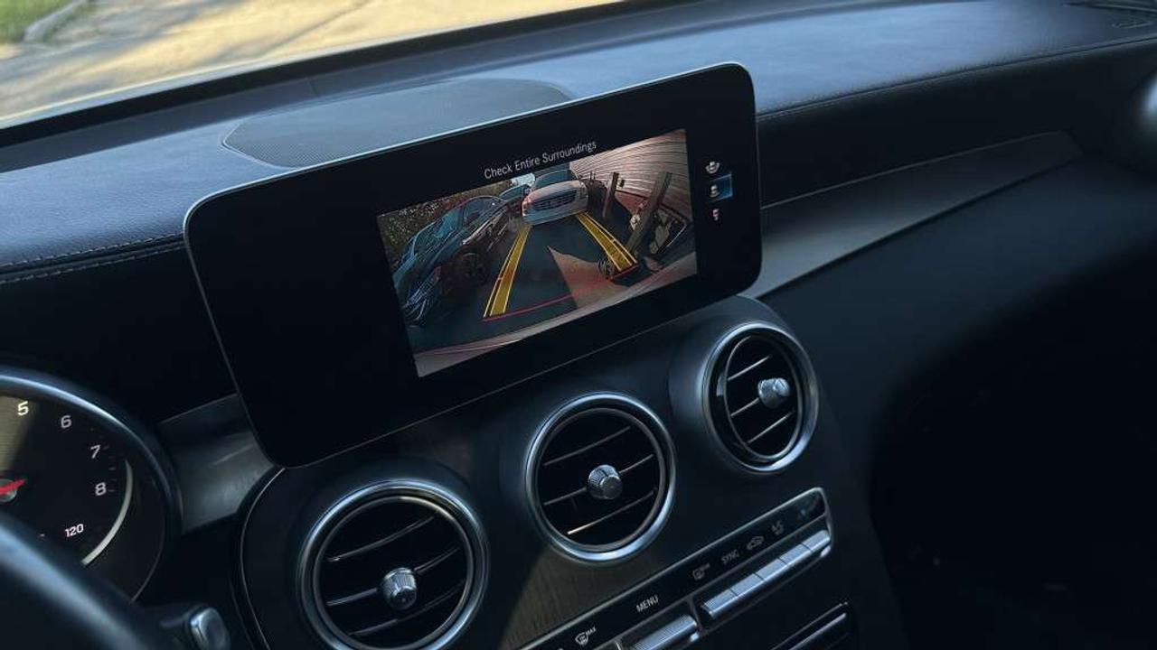 2023 Mercedes-Benz GLC 300 4MATIC AWD SUNROOF HEATED STEERING WHEEL Photo