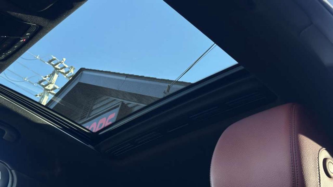 2023 Mercedes-Benz GLC 300 4MATIC AWD SUNROOF HEATED STEERING WHEEL Photo