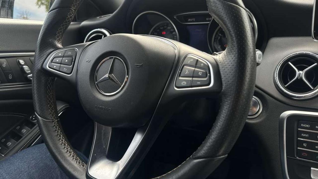2017 Mercedes-Benz C-Class CLA250 AWD   Leather   Alloys   Low Kms. Photo