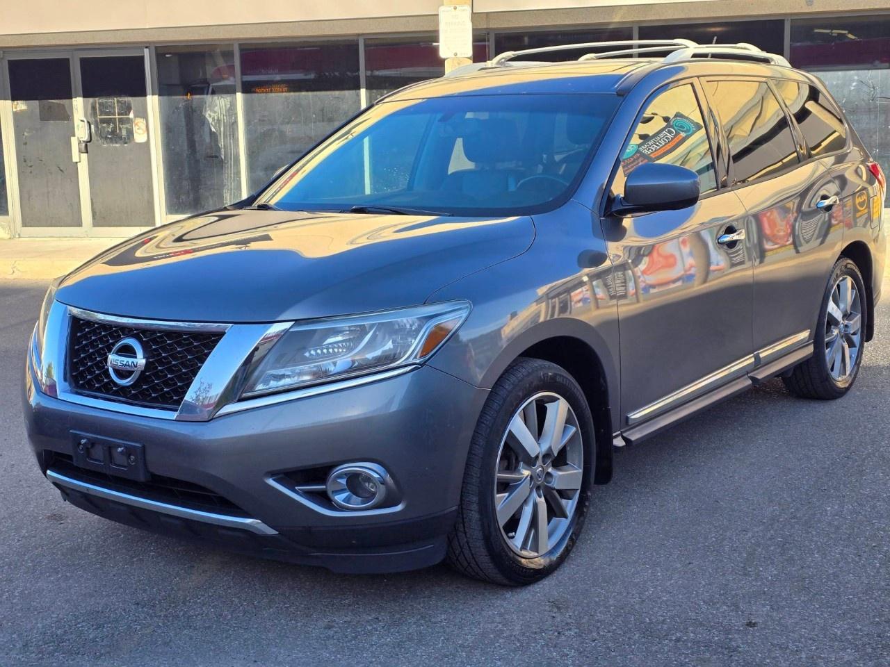2016 Nissan Pathfinder 4WD 4DR PLATINUM Photo