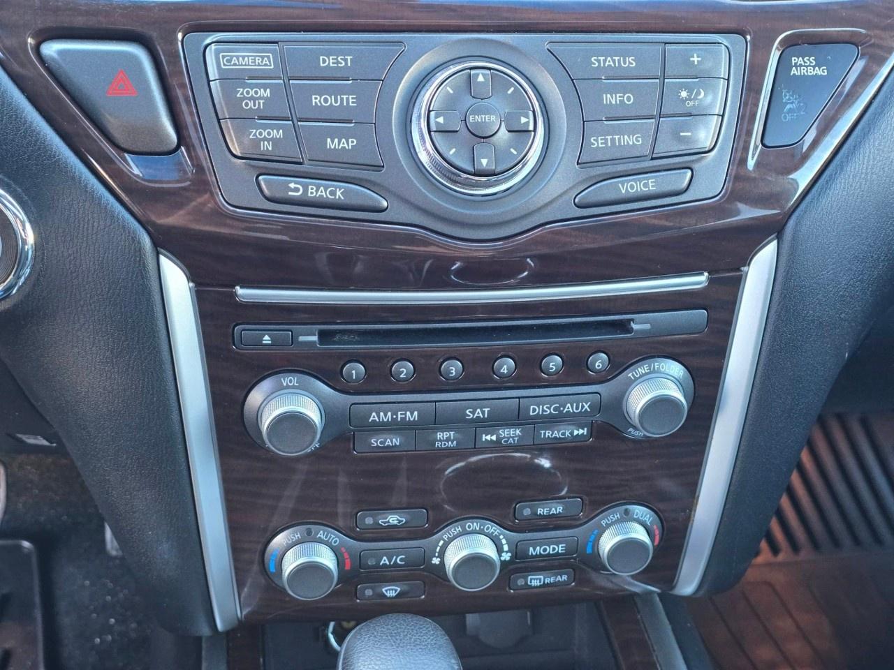 2016 Nissan Pathfinder 4WD 4DR PLATINUM Photo