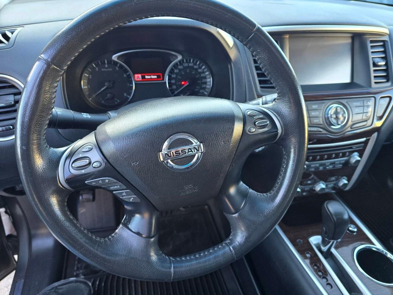 2016 Nissan Pathfinder 4WD 4DR PLATINUM Photo