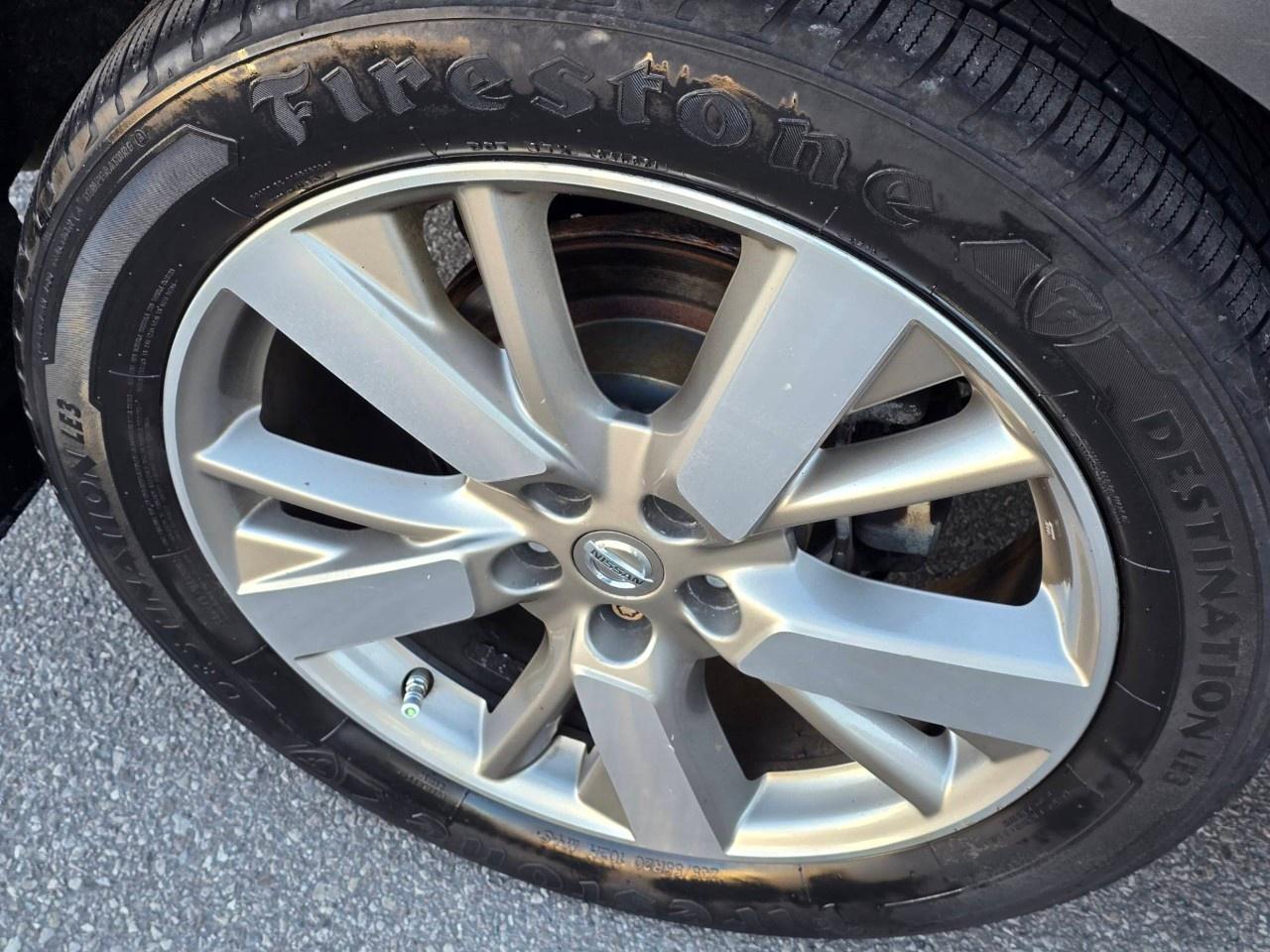 2016 Nissan Pathfinder 4WD 4DR PLATINUM Photo