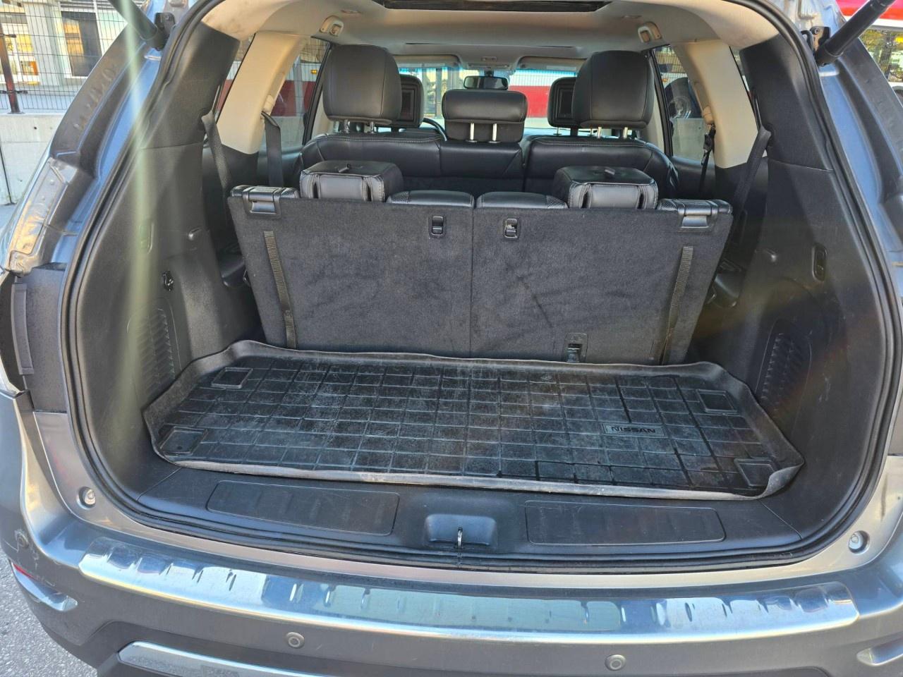 2016 Nissan Pathfinder 4WD 4DR PLATINUM Photo