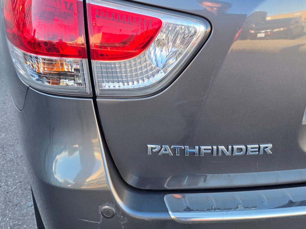 2016 Nissan Pathfinder 4WD 4DR PLATINUM Photo