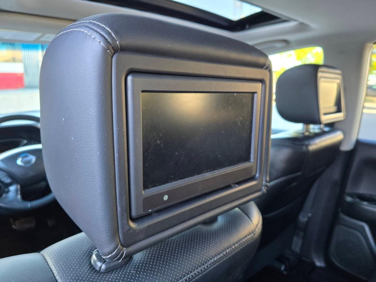 2016 Nissan Pathfinder 4WD 4DR PLATINUM Photo