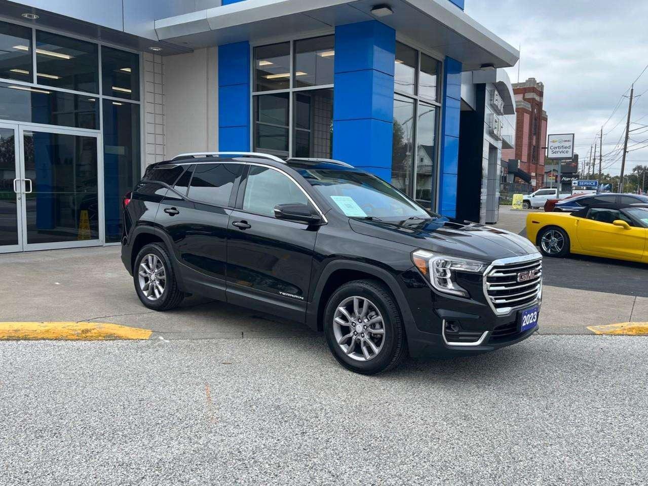 2023 GMC Terrain SLT LOCAL TRADE CPO RATES APPLY!! Photo