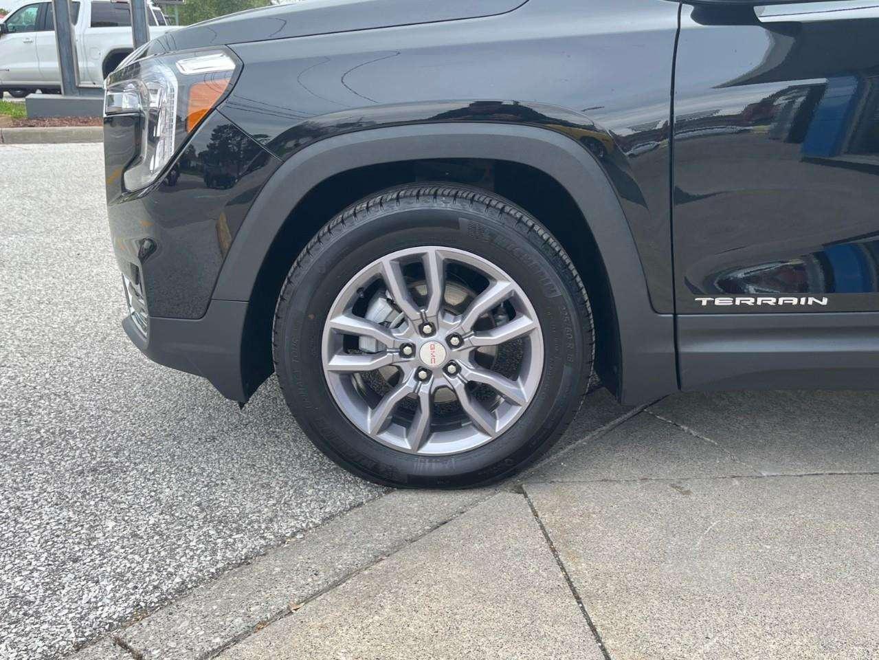 2023 GMC Terrain SLT LOCAL TRADE CPO RATES APPLY!! Photo