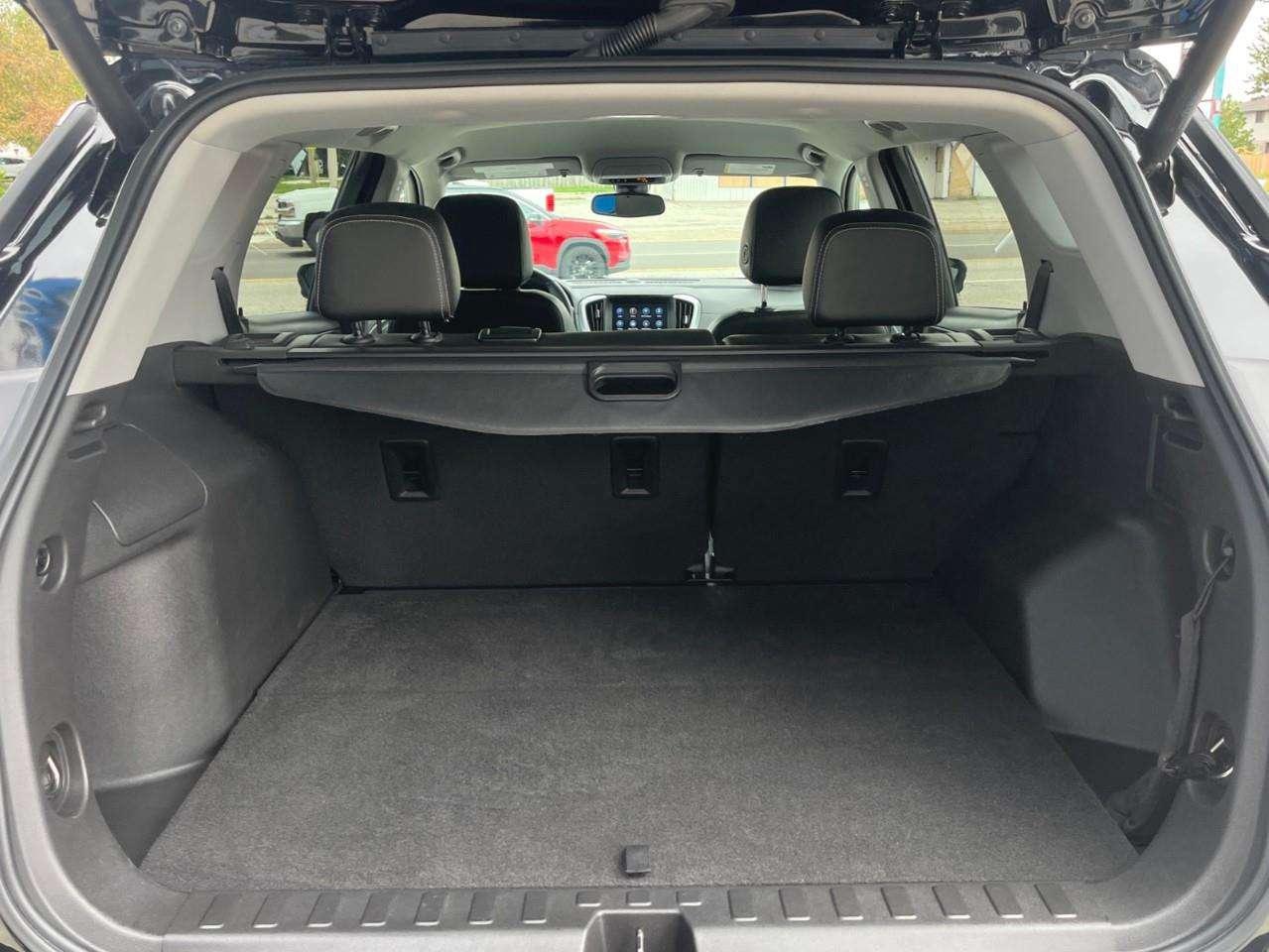 2023 GMC Terrain SLT LOCAL TRADE CPO RATES APPLY!! Photo