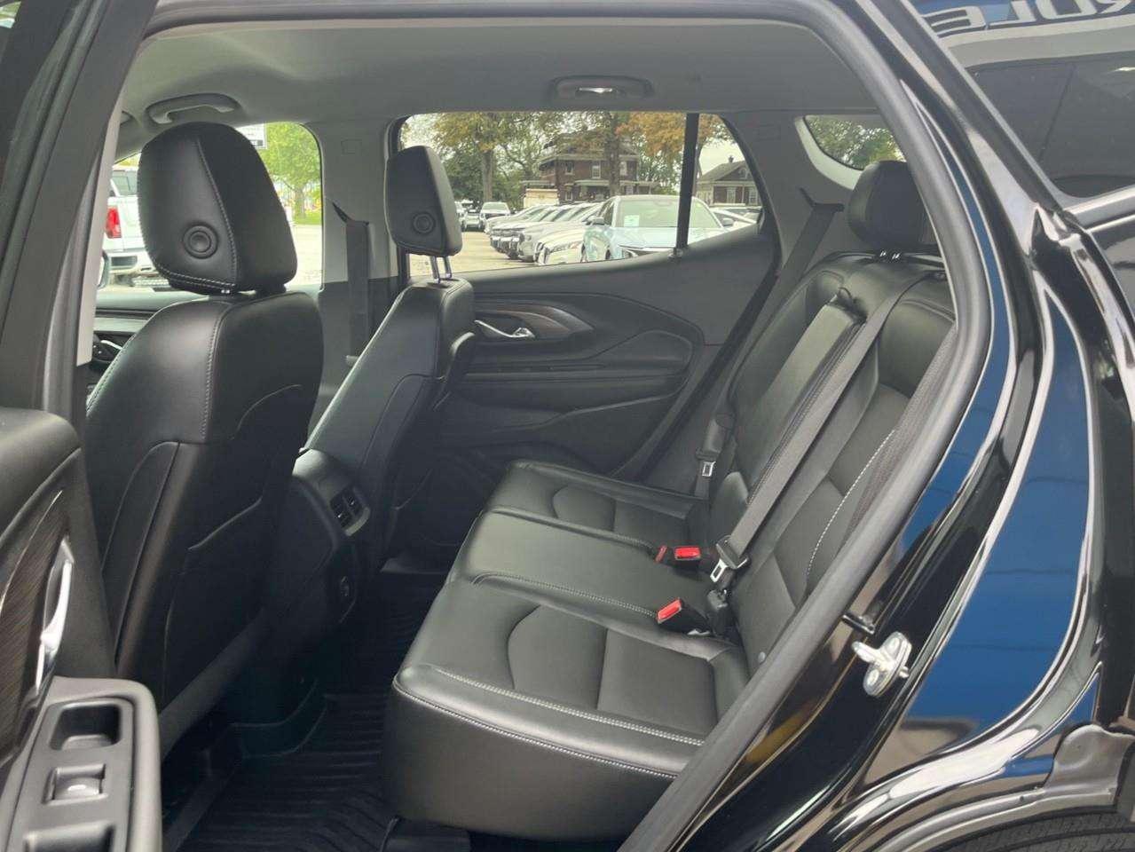 2023 GMC Terrain SLT LOCAL TRADE CPO RATES APPLY!! Photo
