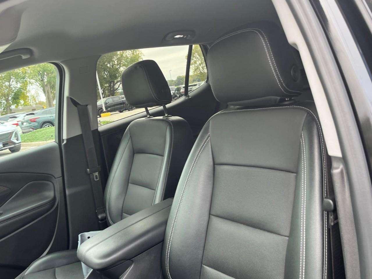 2023 GMC Terrain SLT LOCAL TRADE CPO RATES APPLY!! Photo