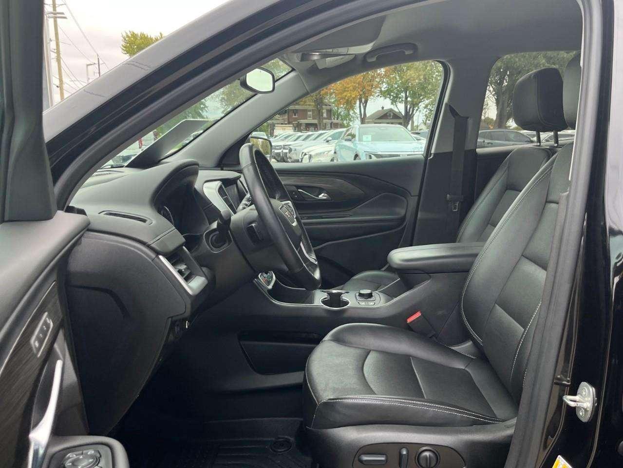 2023 GMC Terrain SLT LOCAL TRADE CPO RATES APPLY!! Photo