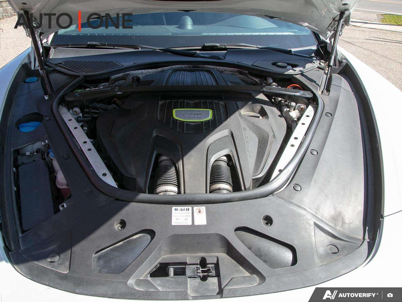 2018 Porsche Panamera AWD   E-Hybrid   2.9 V6 Photo