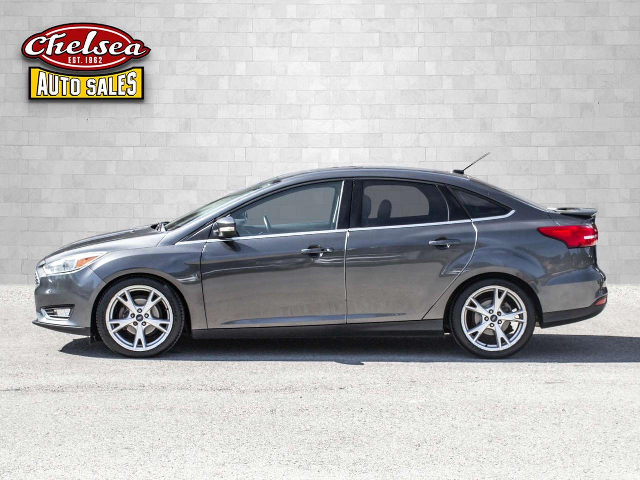 2015 Ford Focus Titanium Sedan Photo
