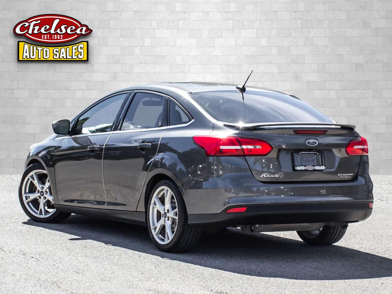 2015 Ford Focus Titanium Sedan Photo