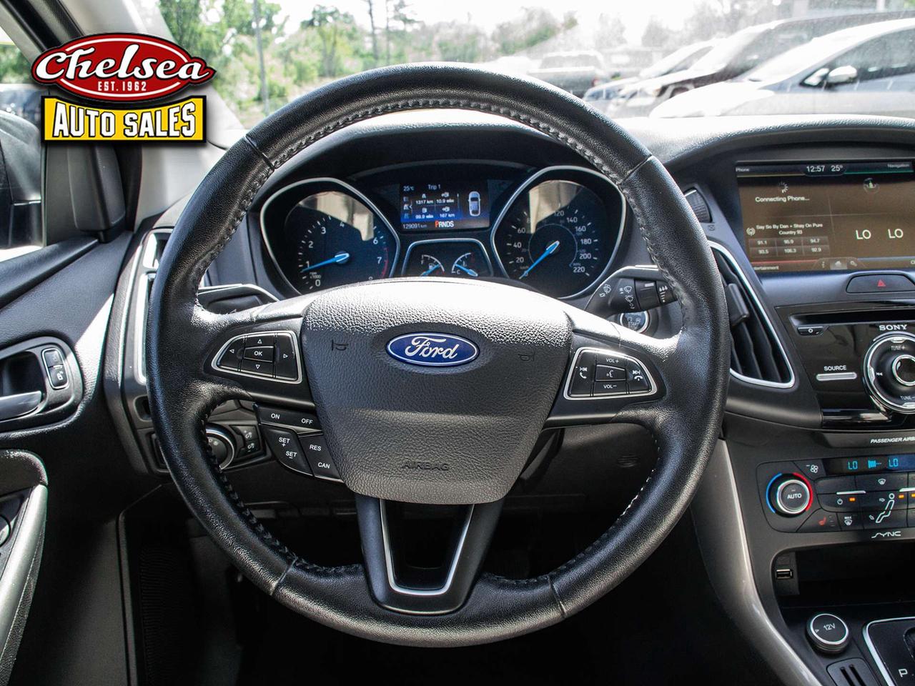 2015 Ford Focus Titanium Sedan Photo
