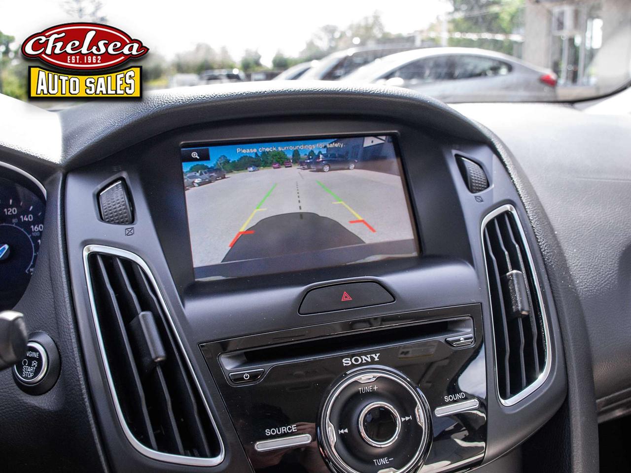 2015 Ford Focus Titanium Sedan Photo