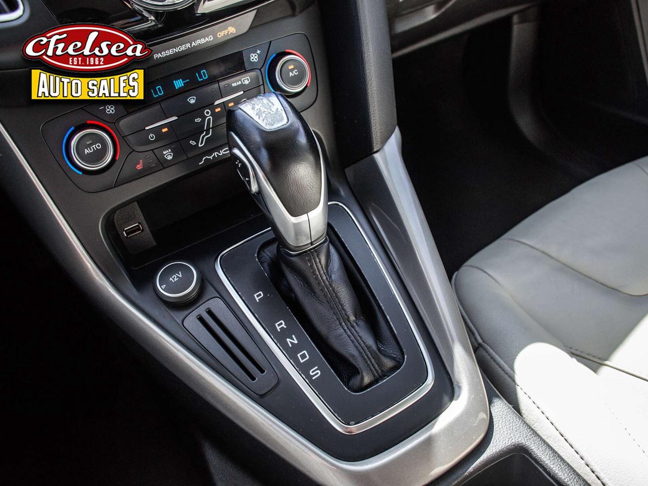 2015 Ford Focus Titanium Sedan Photo
