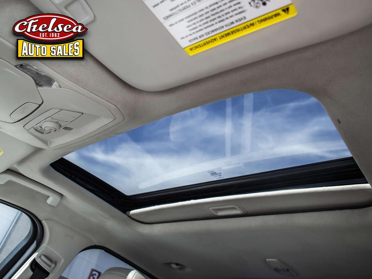 2015 Ford Focus Titanium Sedan Photo