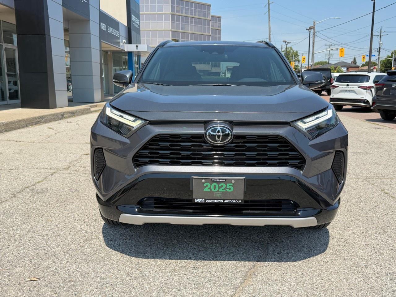 2025 Toyota RAV4 Hybrid SE AWD Photo5
