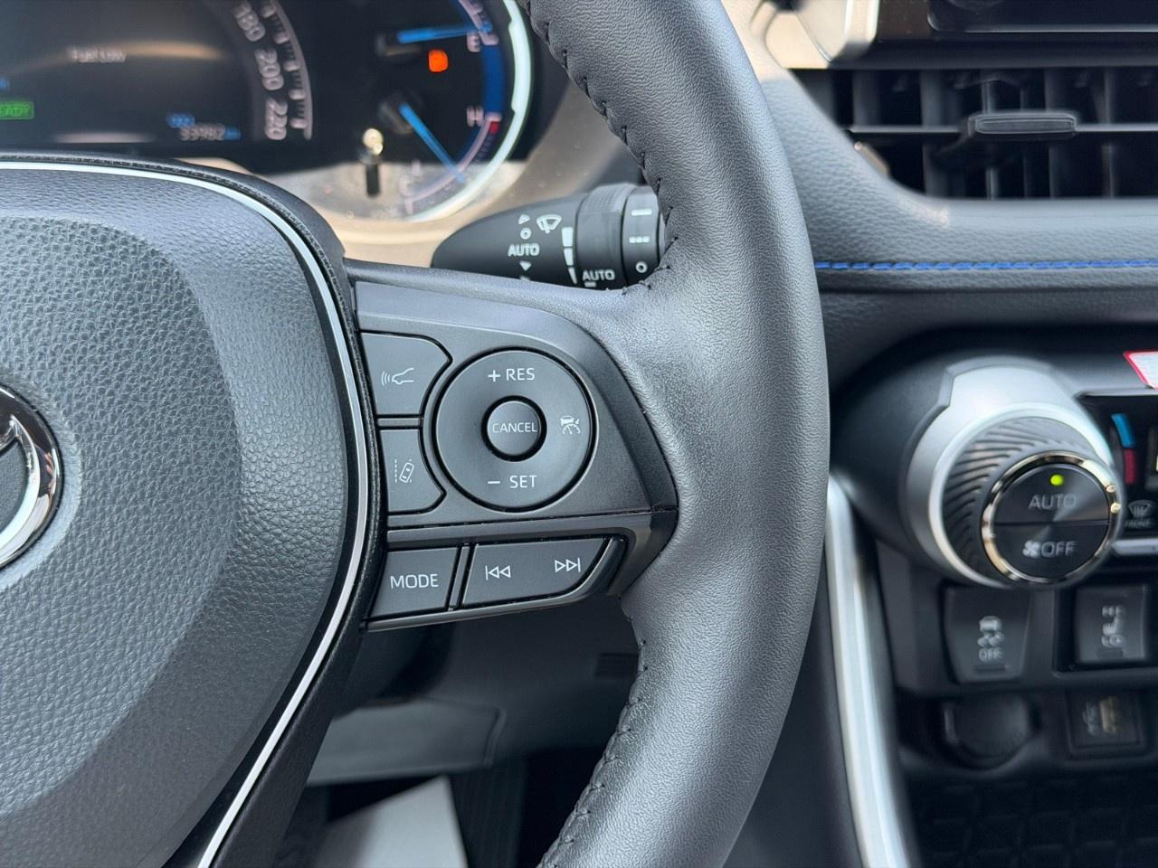 2025 Toyota RAV4 Hybrid SE AWD Photo