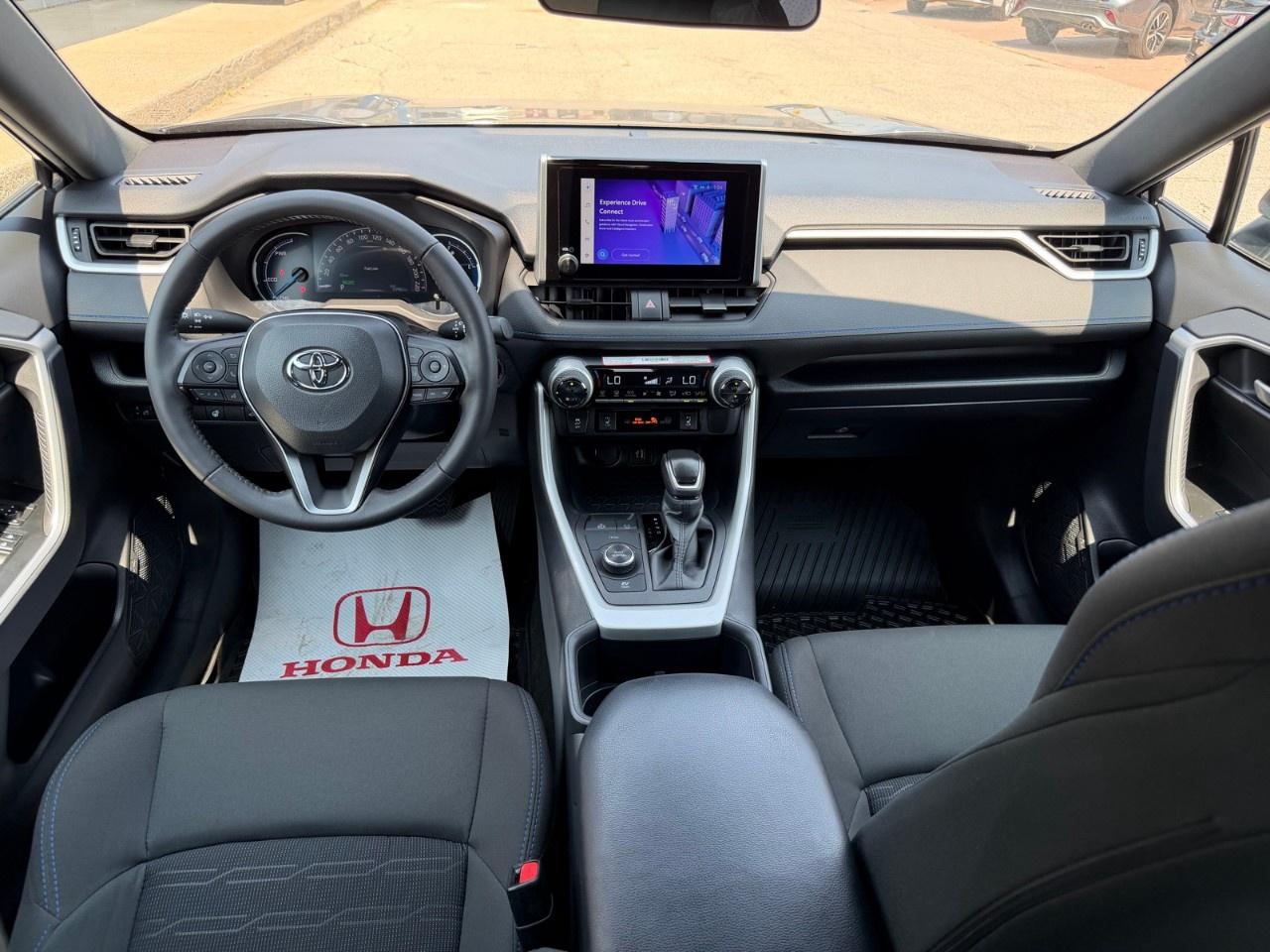 2025 Toyota RAV4 Hybrid SE AWD Photo