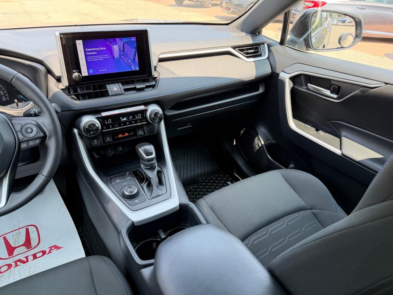 2025 Toyota RAV4 Hybrid SE AWD Photo