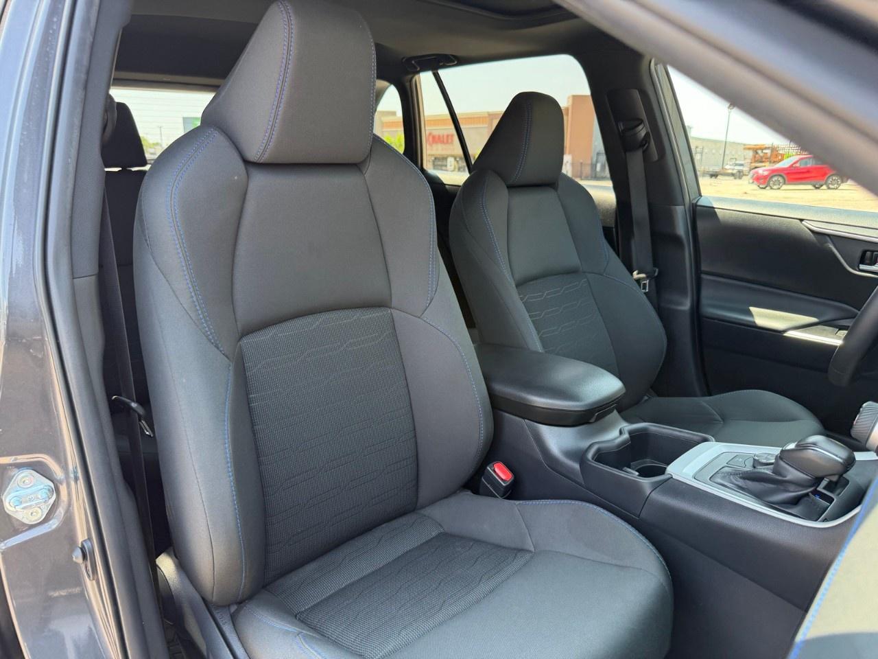 2025 Toyota RAV4 Hybrid SE AWD Photo
